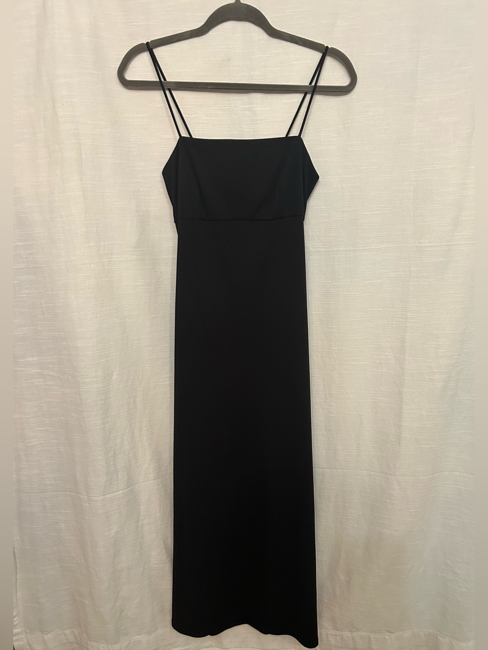 Minimalist Black‎ Maxi Slip Dress with Double Spaghetti Straps